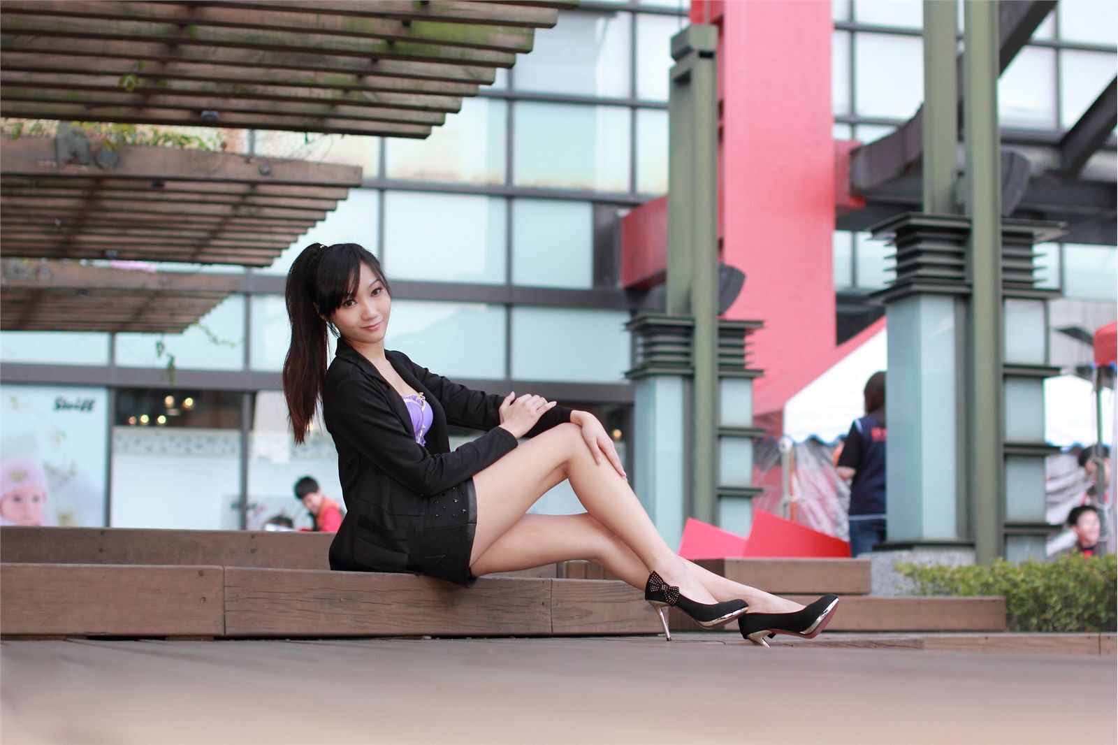 Blautyleg Madou Tina's first outdoor photo of leg beauty model on February 7, 2011